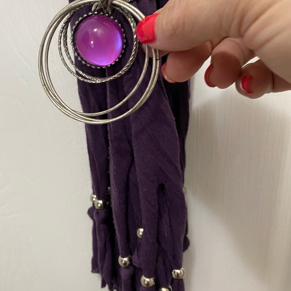 Purple wrap/scarf w/silver ring tie silver bead